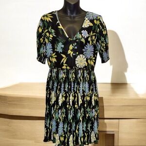 ZARA Pleated Floral V-neck Dress size S